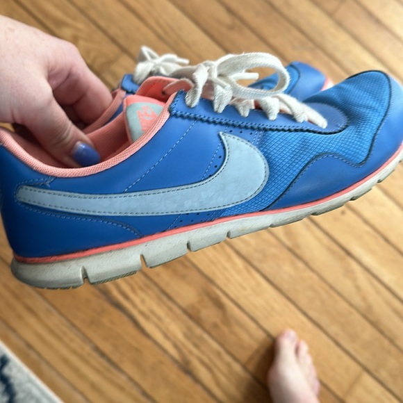 Nike sneakers - Picture 6 of 6